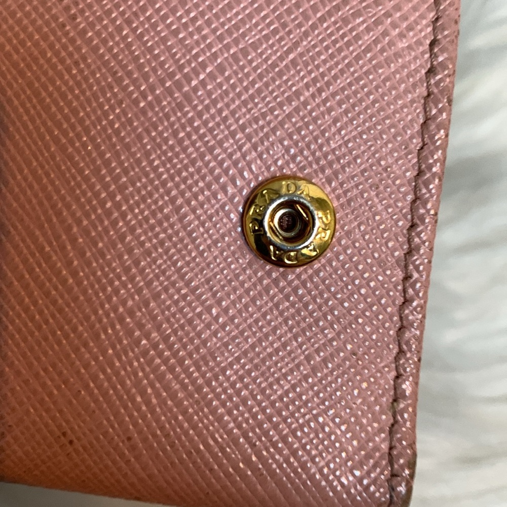 Authentic Prada pink key and card holder only 2 hooks - Picture 17 of 17
